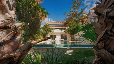 Villa for sale in Can Pep Simó with sea views and pool